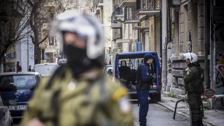 Συνελήφθησαν 11 άτομα έπειτα από επιθέσεις με μολότοφ εναντίον αστυνομικών στα Εξάρχεια